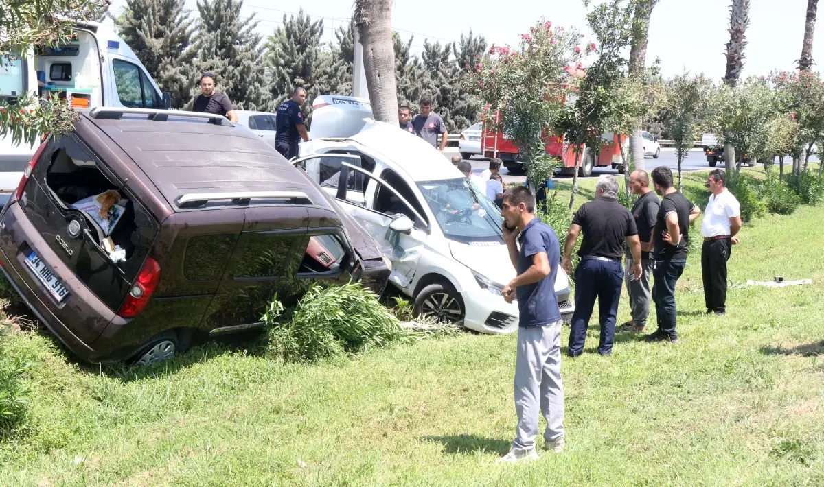 antalyada trafik kazasi 2 polis yarali LLN5iDac
