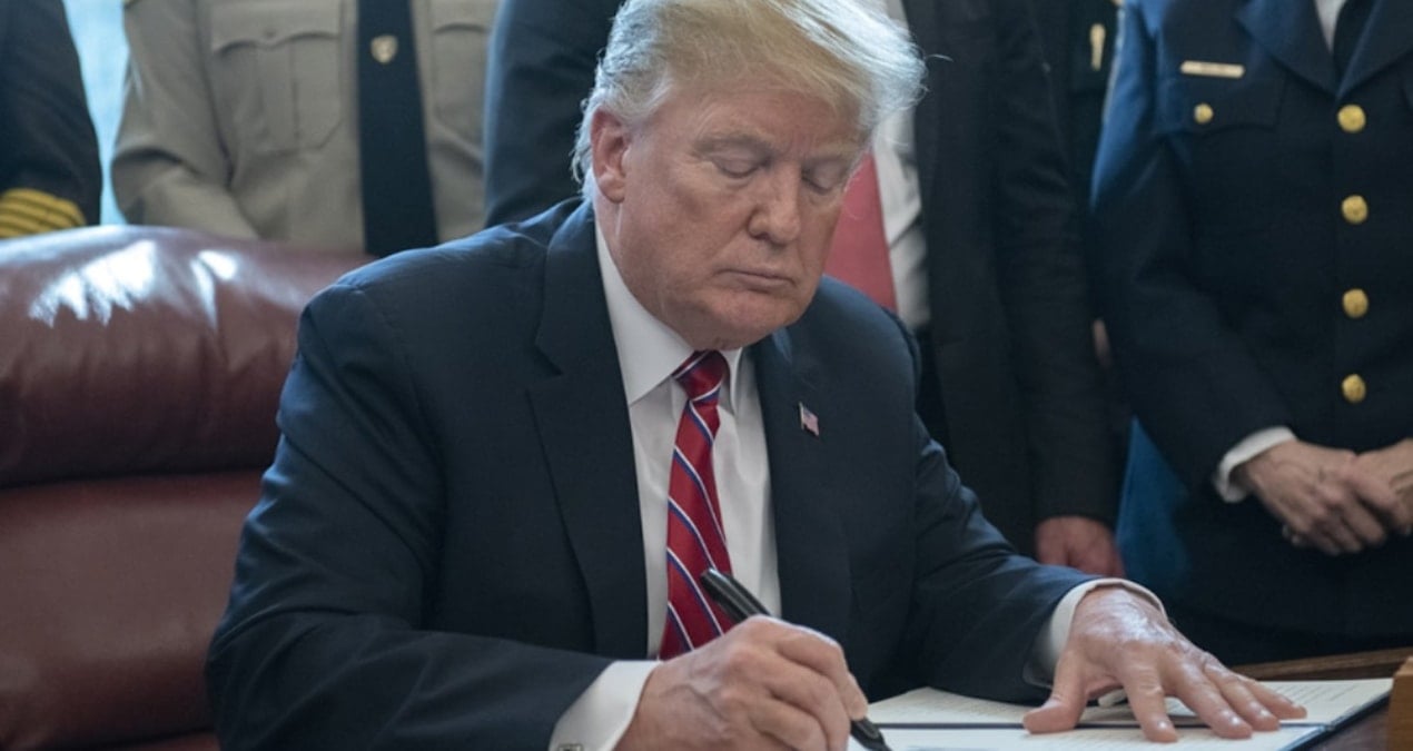 trump cine yonelik yuksek tarifeleri 90 gun daha askiya aldi JEAlshaO