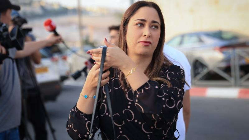 israil polisinden asiri sagci bakan may golanin ofisine yolsuzluk baskini vTfCUaeq