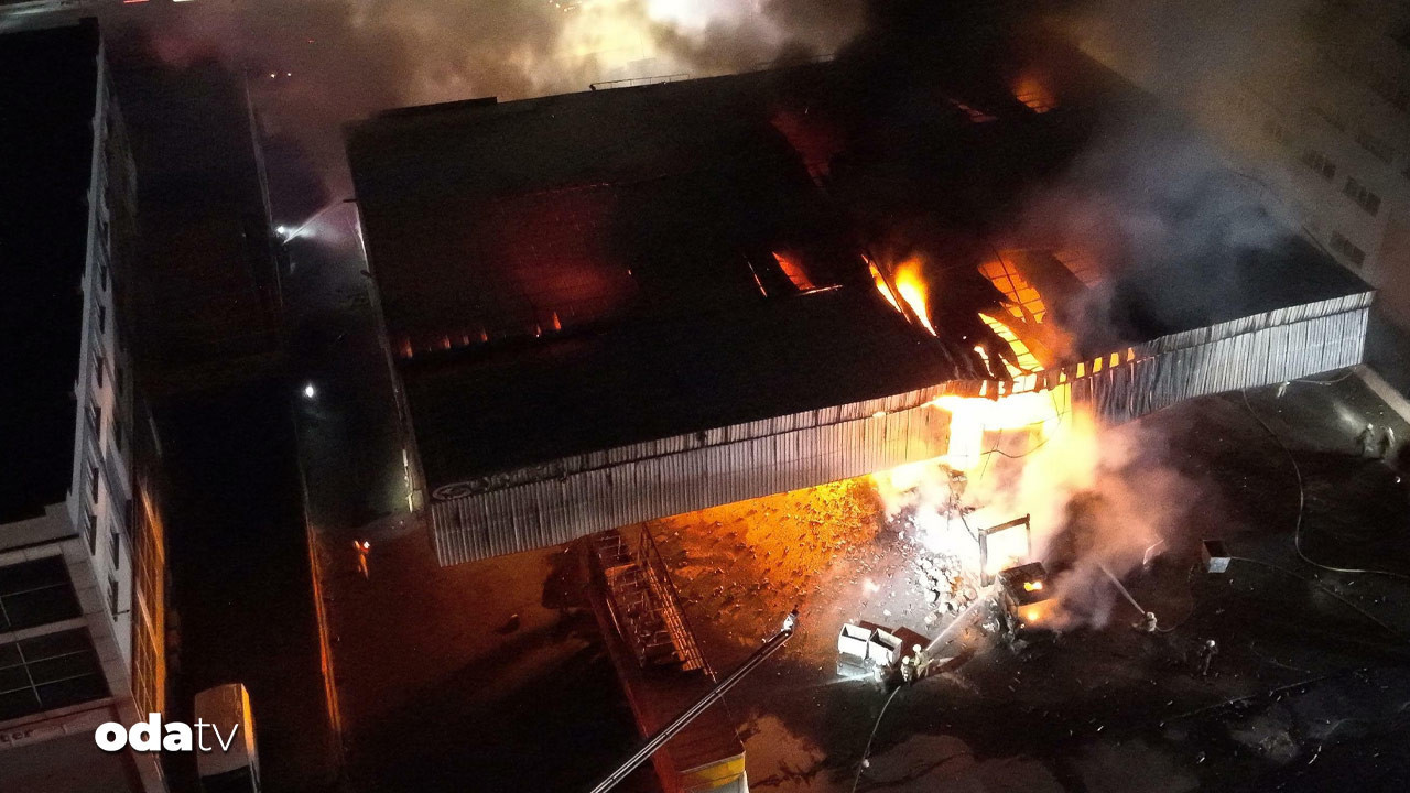 istanbul ikitellide korkutan yangin Nepjc3Xr