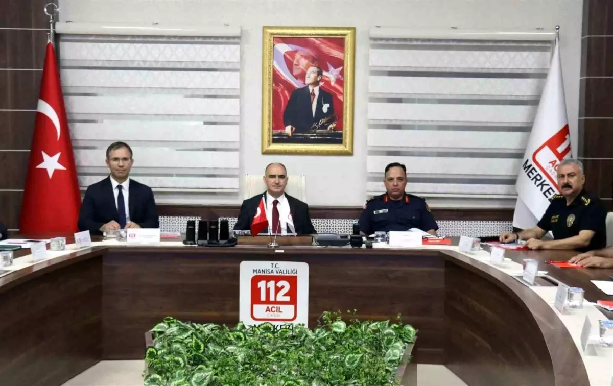 manisa 112 acil cagri merkezine gelen cagrilarin yuzde 57si asilsiz uPEH6BGJ