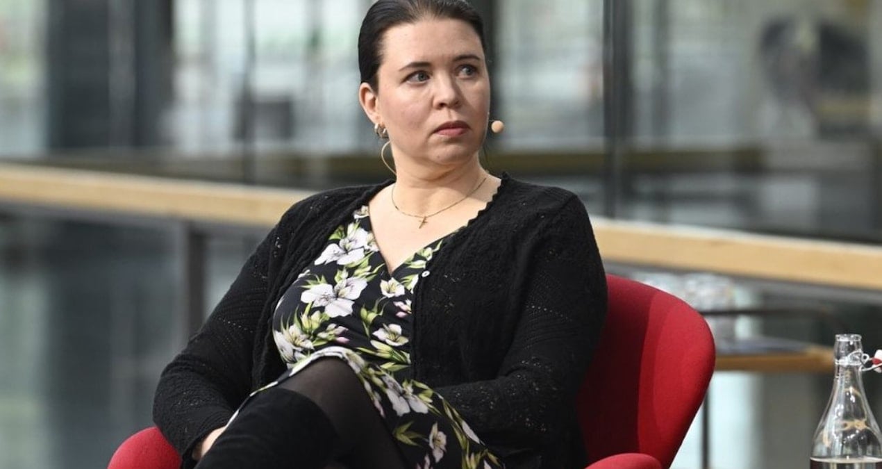 milletvekili 20 yil boyunca eskortluk yaptigini itiraf etti sOSSySvV