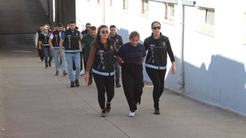 hazineye ait araziyi satma vaadiyle dolandiricilik 80 milyon tllik vurgun yauM25LG