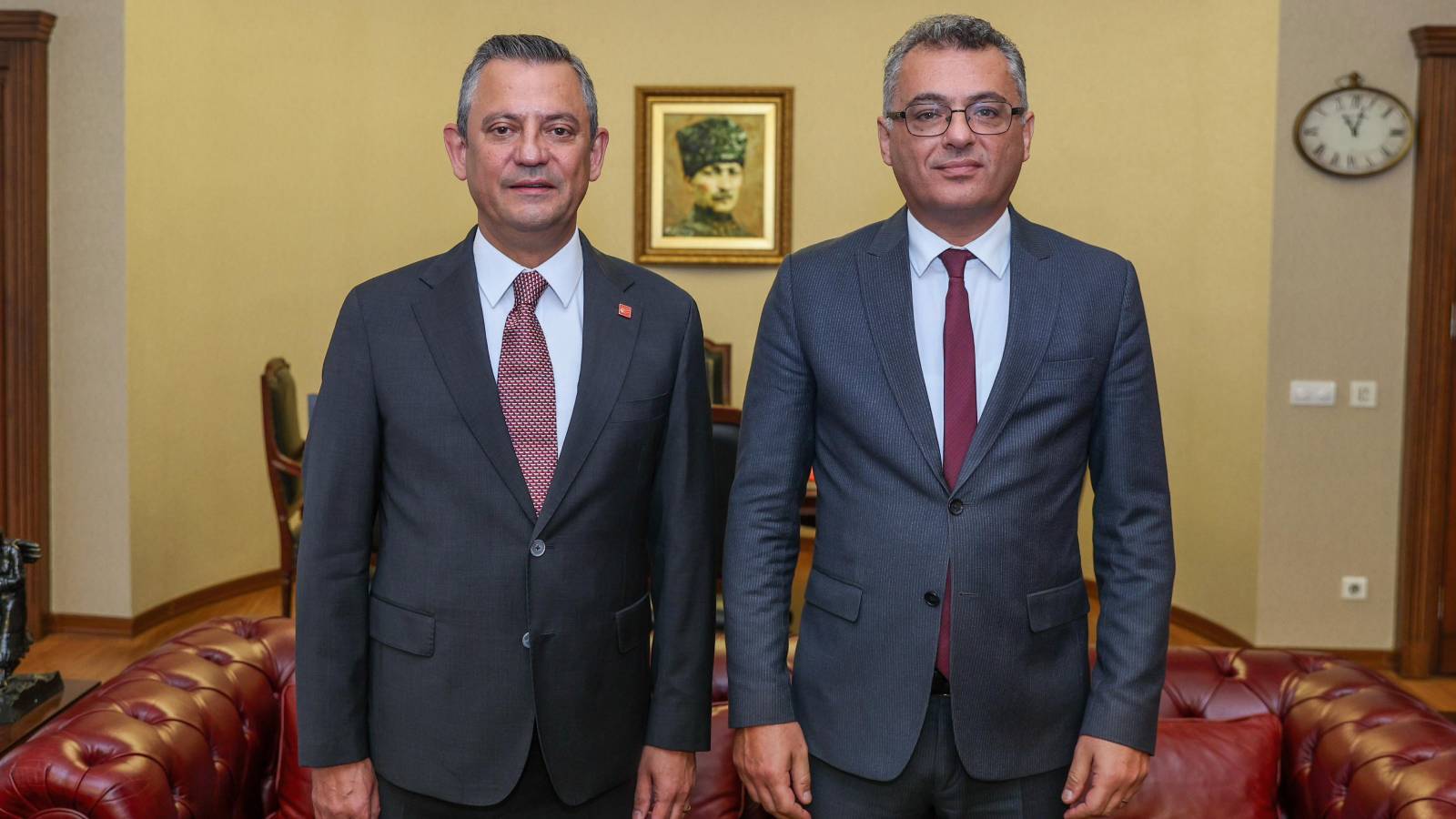 ozgur ozel kibris turk halki tuttugu tarafin propagandasini yapmak adina adaya adeta cikarma yapan zihniyete de cevabini vermistir YhpkjQpB.jpg