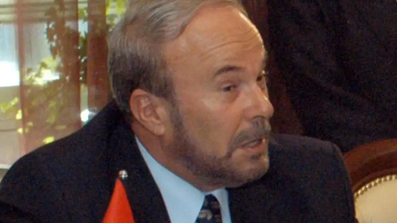 eski arnavutluk basbakani fatos nano hayatini kaybetti v3pFlGYD.jpg