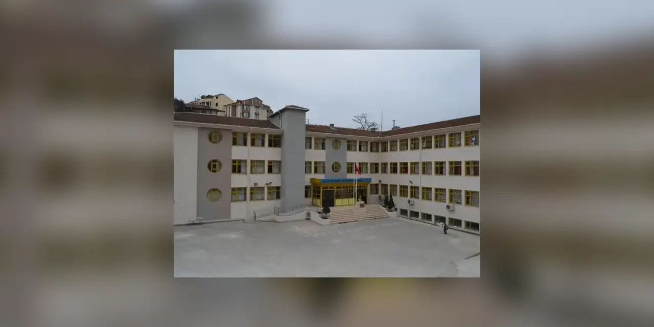 MEB Talimat Verdi: O Öğretmen Açığa Alındı