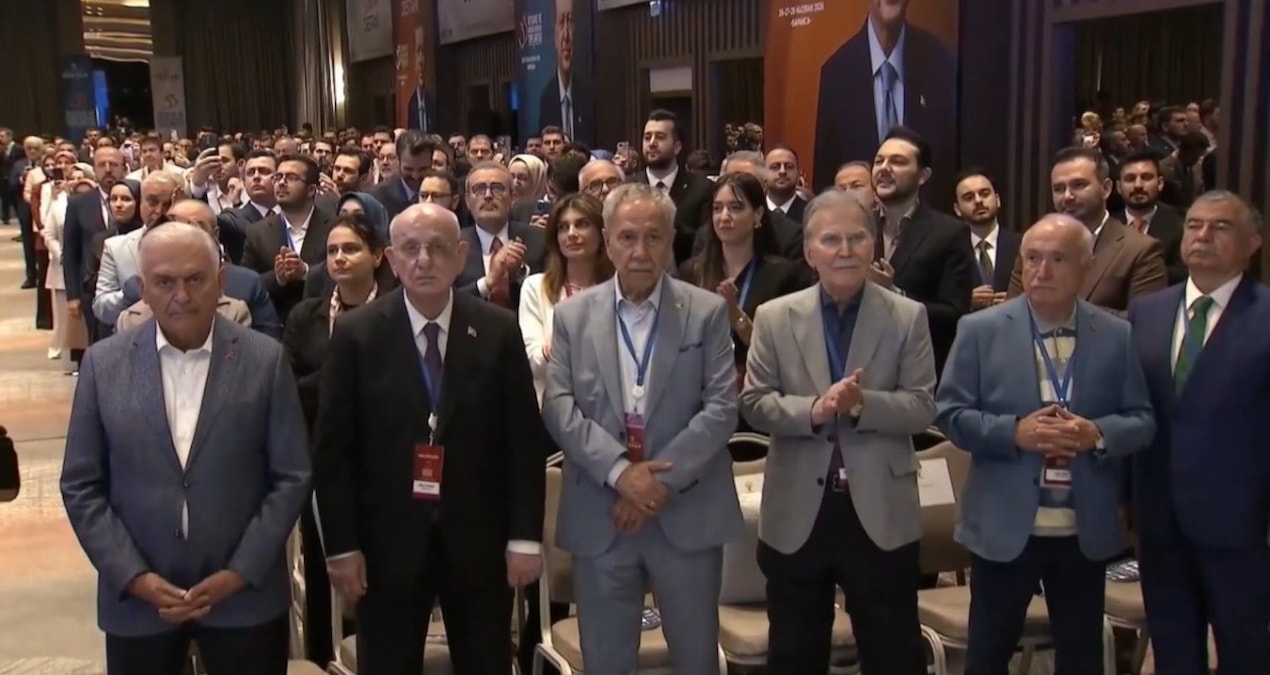AKP’nin ağır toplarının bu görüntüsü etkinliğe damga vurdu